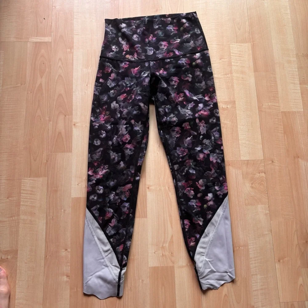 Lululemon Print Cropped Leggings - Picture 2 of 4
